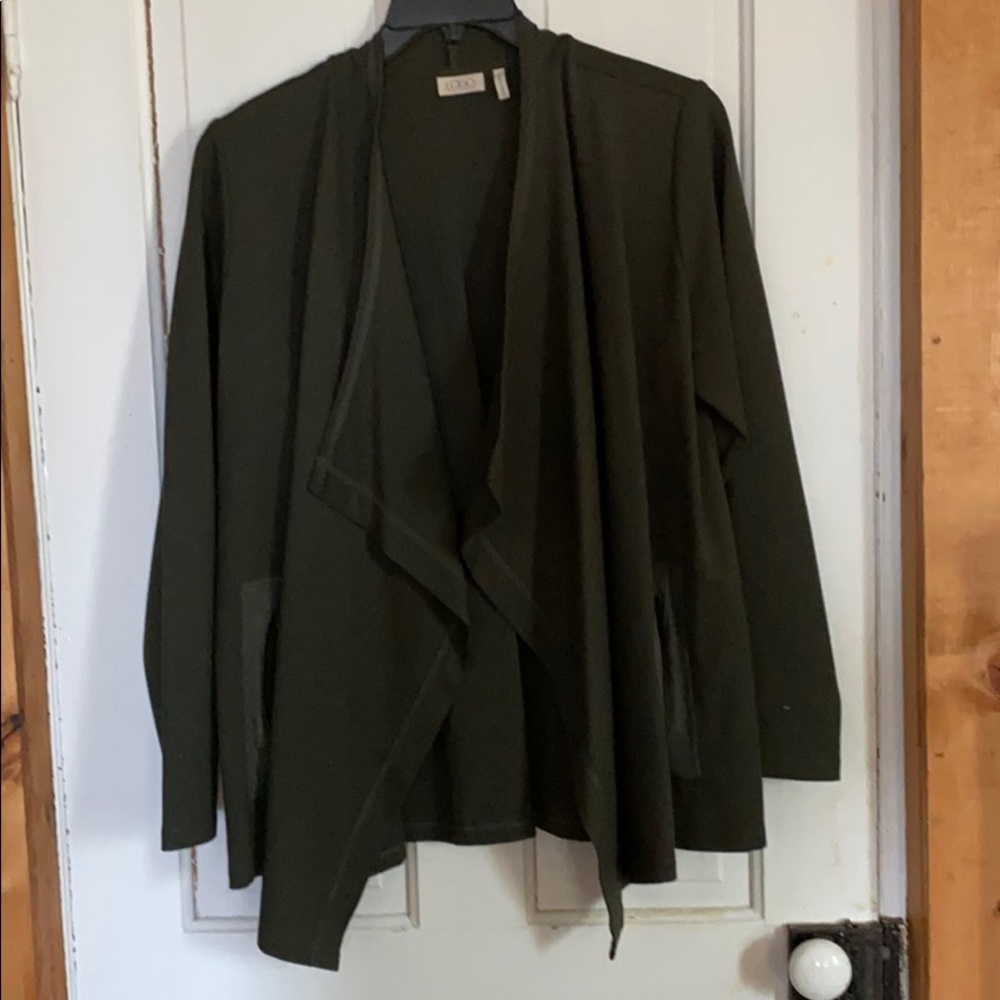 LOGO by Lori Goldstein Green Jacket w/pockets